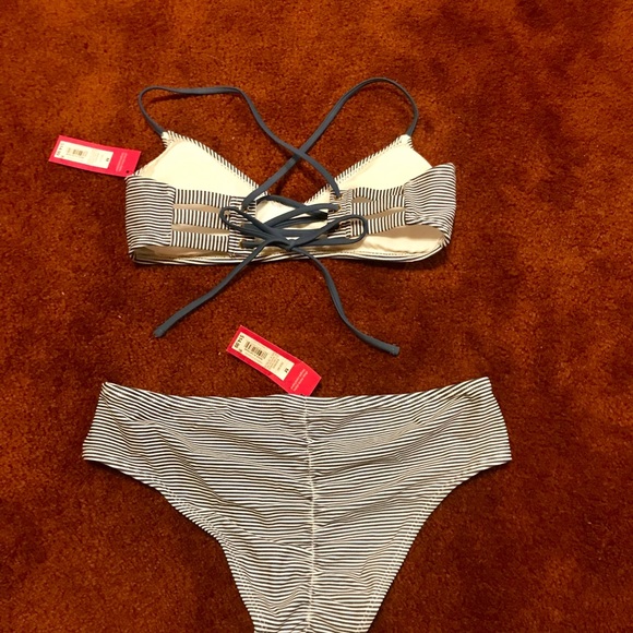 Bathing suit - Picture 3 of 3